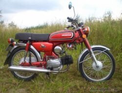 Honda Benly 110: Pilihan Ideal untuk Perjalanan Sehari-hari