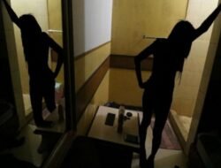 Praktik Prostitusi Terungkap di Rumah Kos Pesangrahan: Delapan Wanita Diamankan