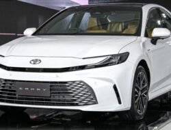 Toyota Camry 2025: Perpaduan Sempurna Antara Kenyamanan dan Kinerja