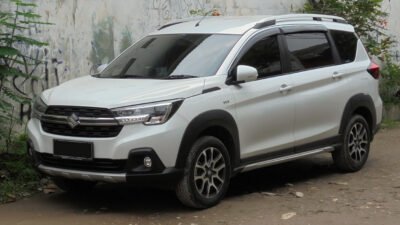 Suzuki XL7: SUV Keluarga dengan Fitur Canggih dan Desain Menarik