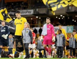 Penampilan Menawan Justin Hubner Bawa Wolverhampton Kemenangan di Liga Inggris