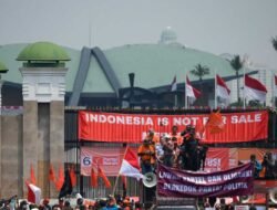 Demonstrasi Mahasiswa: Menolak Revisi UU TNI di Gedung DPR