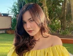 Mahalini Tampil Anggun dengan Gamis Sederhana saat Lebaran