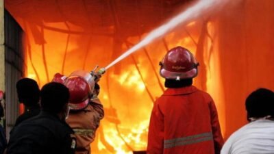Kebakaran Menghancurkan Ruko dan Kios di Binjai Selatan, Kerugian Diperkirakan Rp100 Juta