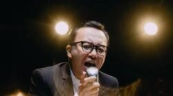 Ari Lasso Tampil Bersama Dearly Djoshua, Go Public di Media Sosial