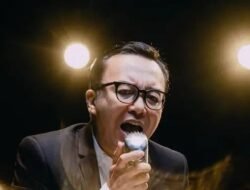 Ari Lasso Tampil Bersama Dearly Djoshua, Go Public di Media Sosial