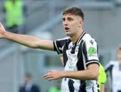 Napoli Beralih Fokus ke Lorenzo Lucca Setelah Batal Rekrut Darwin Nunez