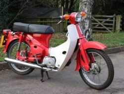 Honda Super Cub 70: Motor Klasik yang Memikat Hati