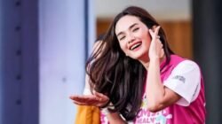 Faby Marcelia: Cantik dan Peduli di Lokasi Demonstrasi