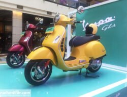 Vespa GTS 300 Super Tech 2025: Skutik Modern dengan Sentuhan Klasik