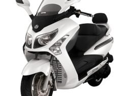 SYM GTS 250i: Skuter yang Elegan untuk Perjalanan Jauh