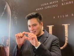 Baim Wong Kenang Almarhumah Ibu pada Lebaran: “Sering Nangis saat Salat”