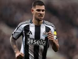 Eddie Howe Kesal Rumor Bruno Guimaraes ke MU Makin Membesar: “Kami Fokus, Bukan Cerita”