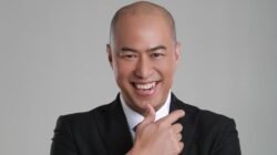 Pandji Pragiwaksono Rilis Buku Mens Rea: Dari Stand-Up ke Tulisan