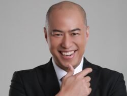 Pandji Pragiwaksono Rilis Buku Mens Rea: Dari Stand-Up ke Tulisan