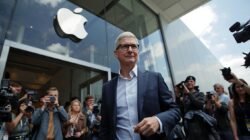 Tim Cook Tinggalkan Apple: Dari Keraguan Awal hingga Mencetak Era Keemasan Baru