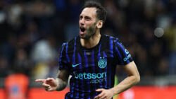 Hakan Calhanoglu Bertahan, Inter Milan Dapat Kepastian di Tengah Isu Transfer yang Mengganggu